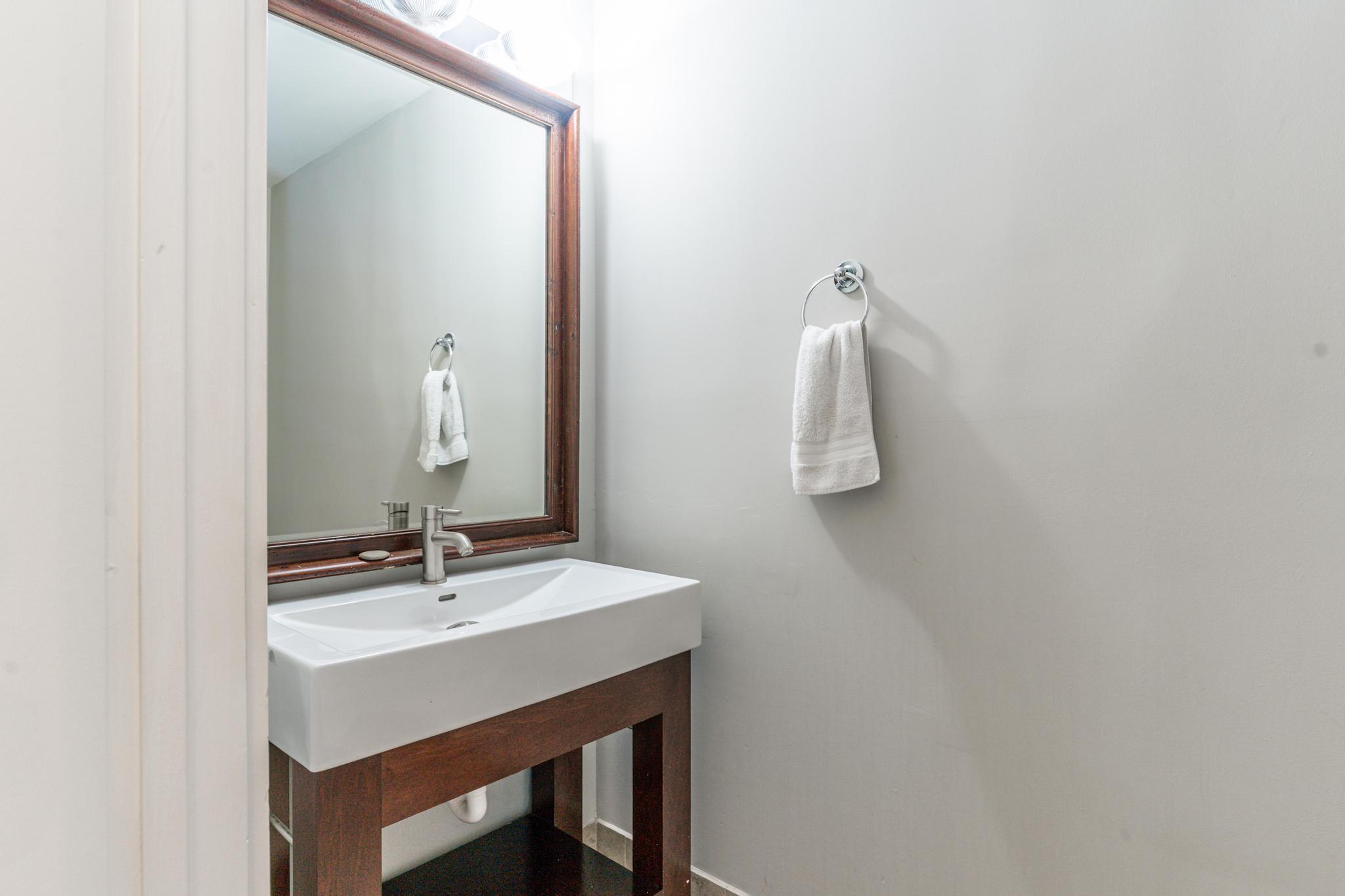 180 NE 4th Avenue 201