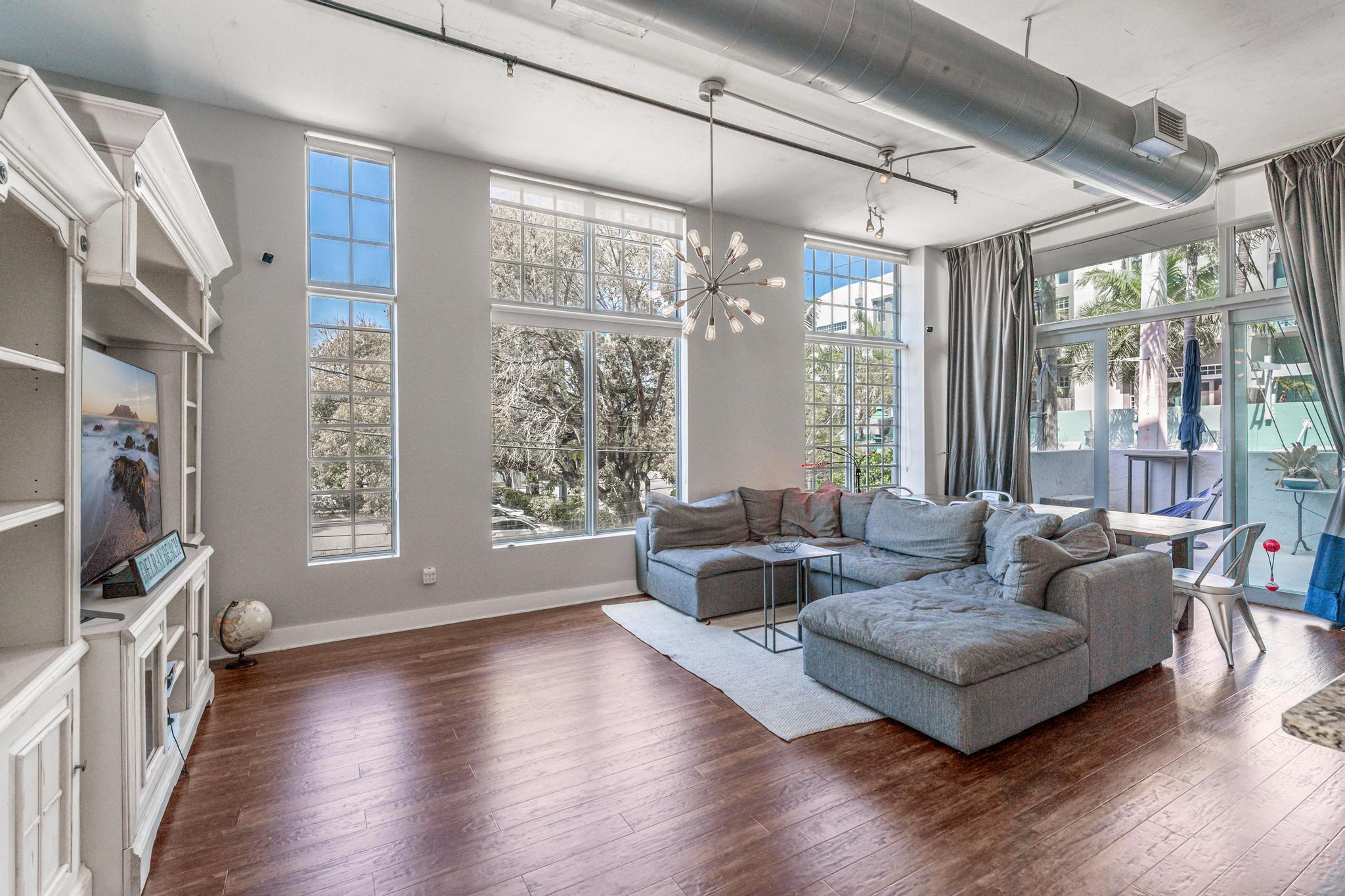 180 NE 4th Avenue 201