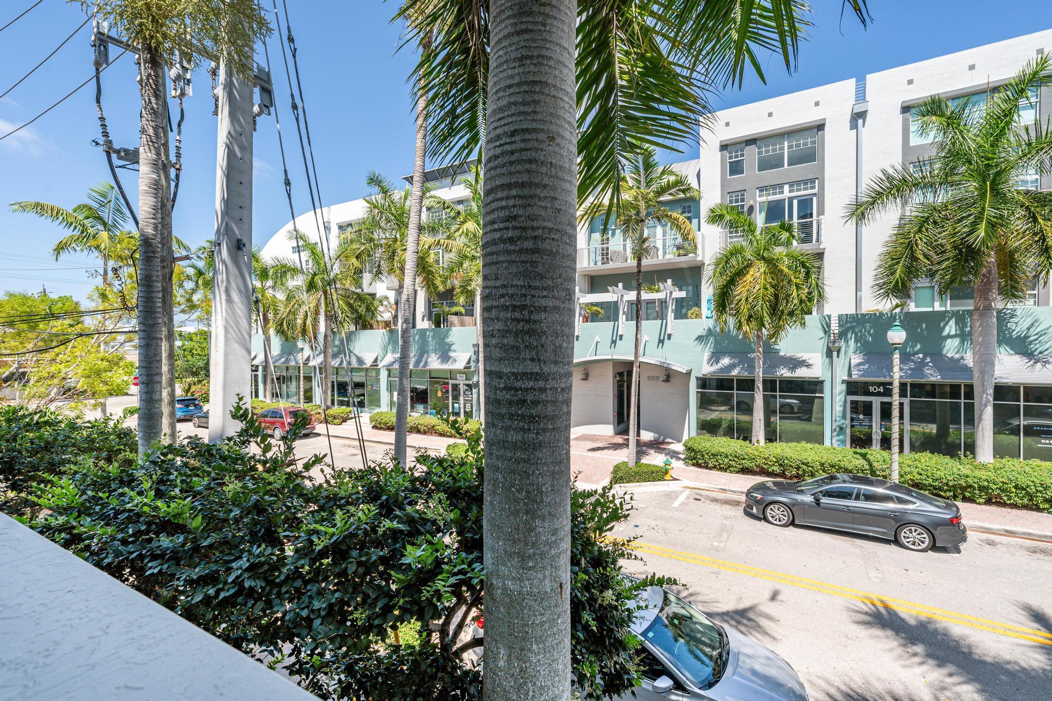 180 NE 4th Avenue 201