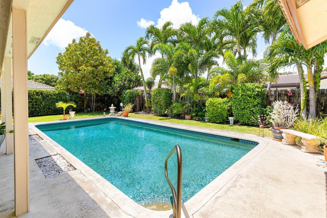 1935 SW 7th Court