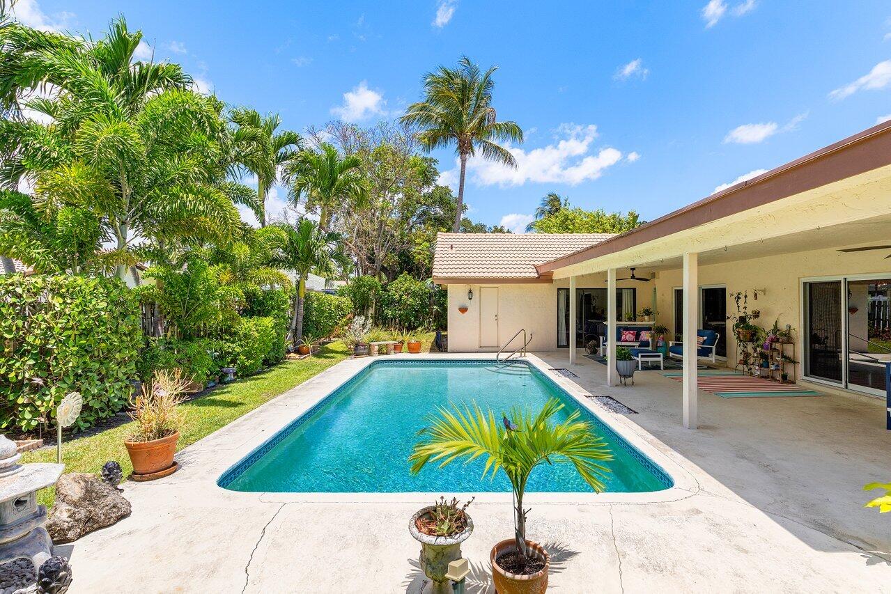 1935 SW 7th Court