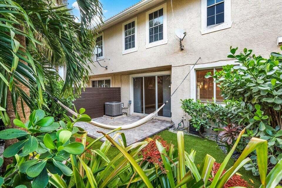 350 SW 8th Street 2