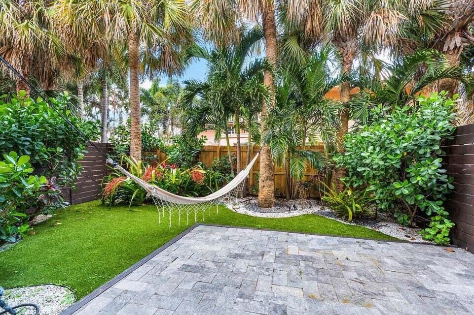 350 SW 8th Street 2