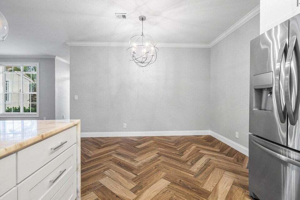 350 SW 8th Street 2