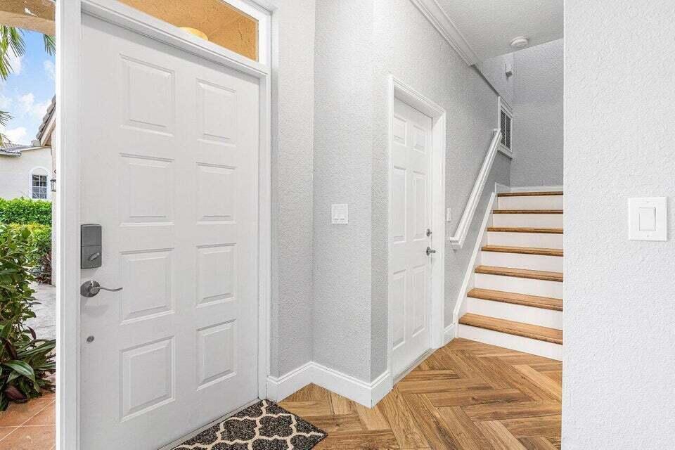 350 SW 8th Street 2