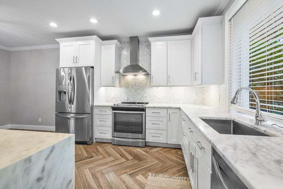 350 SW 8th Street 2