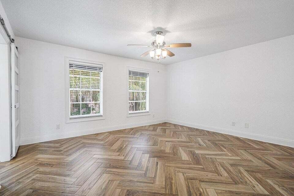 350 SW 8th Street 2