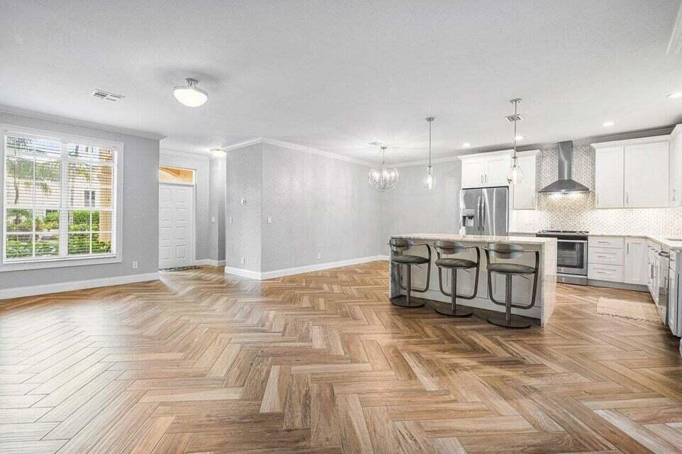 350 SW 8th Street 2