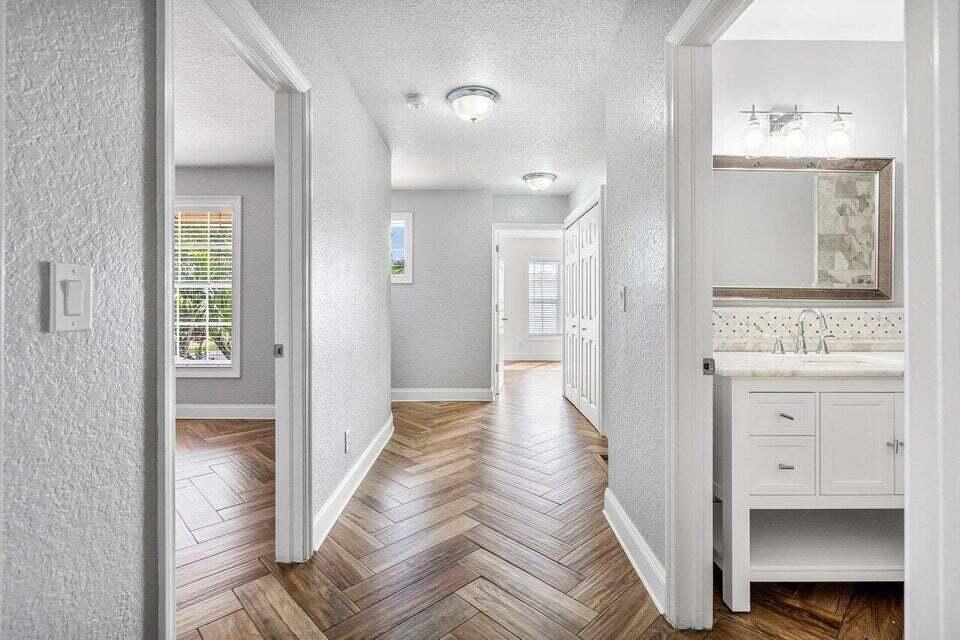 350 SW 8th Street 2