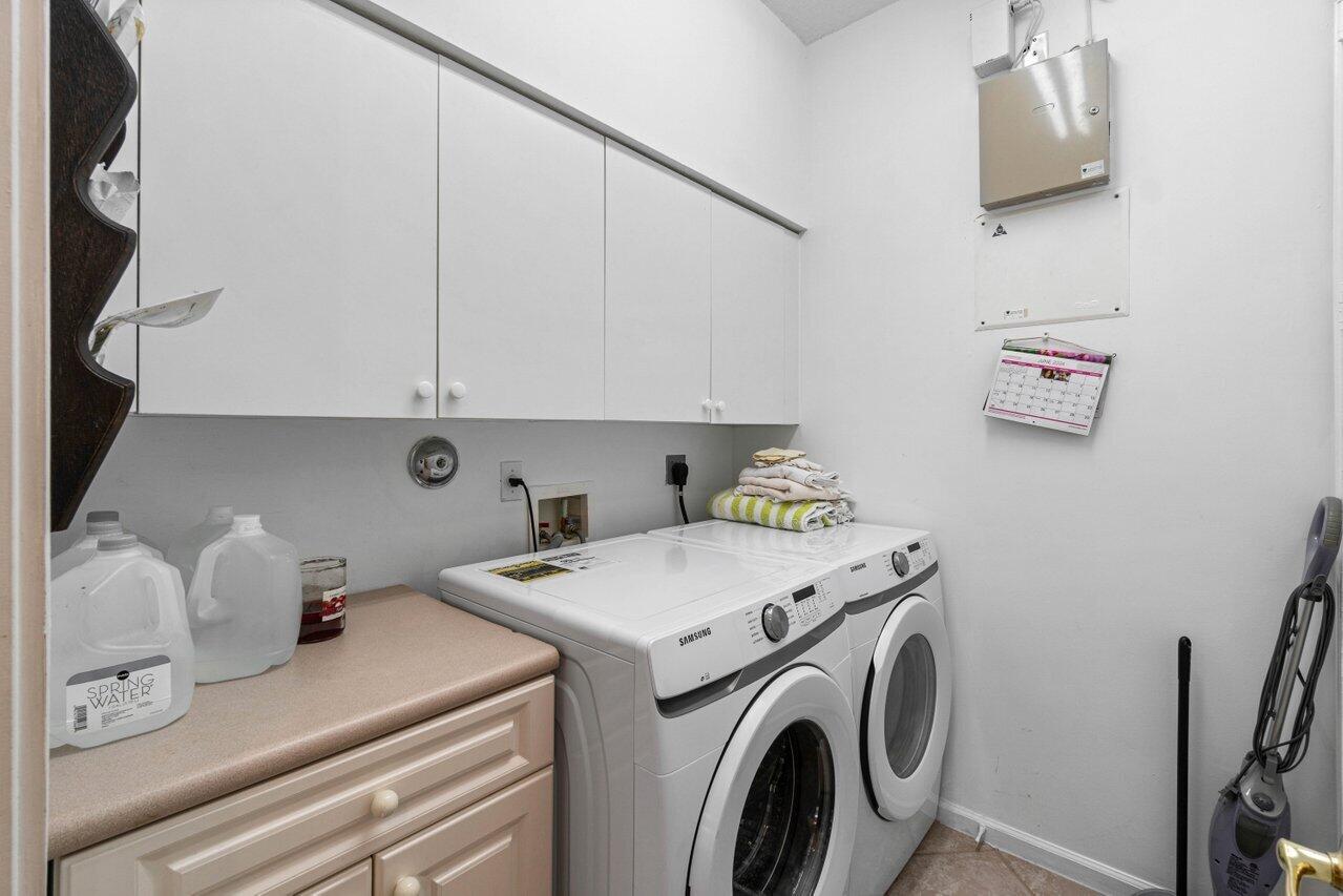 7570 Starfish Reef Lane