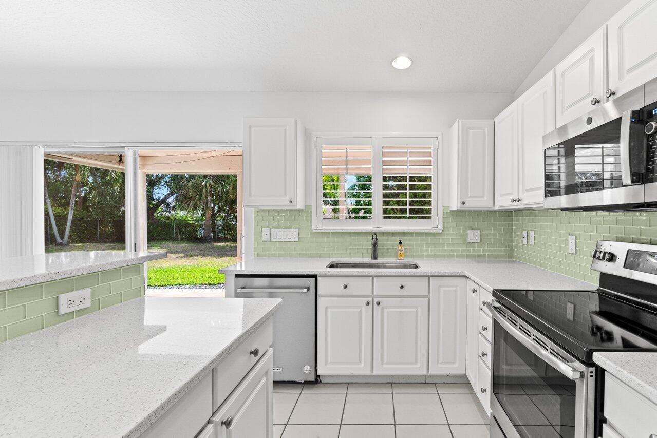 22 Pepperwood Court