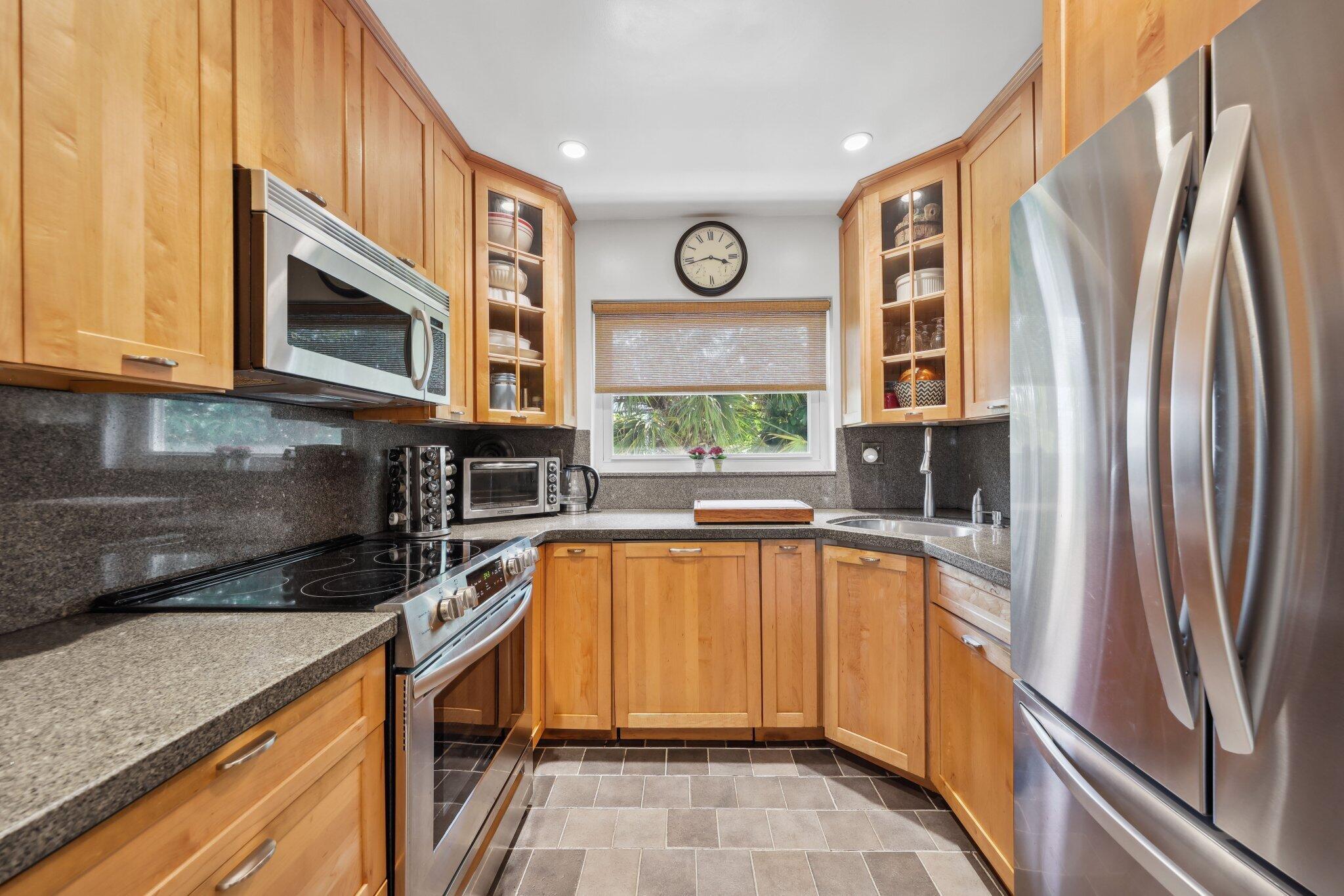 520 NE 7th Avenue 2e