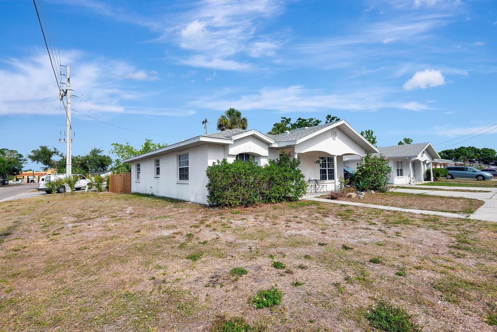 6528/6530 12th Street W