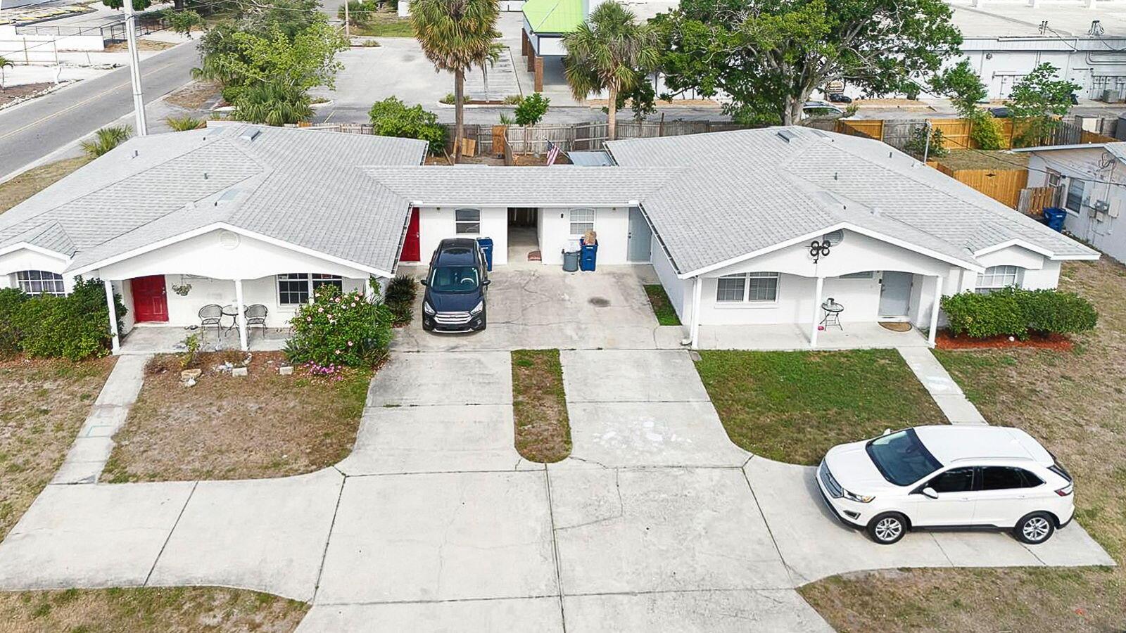 6528/6530 12th Street W