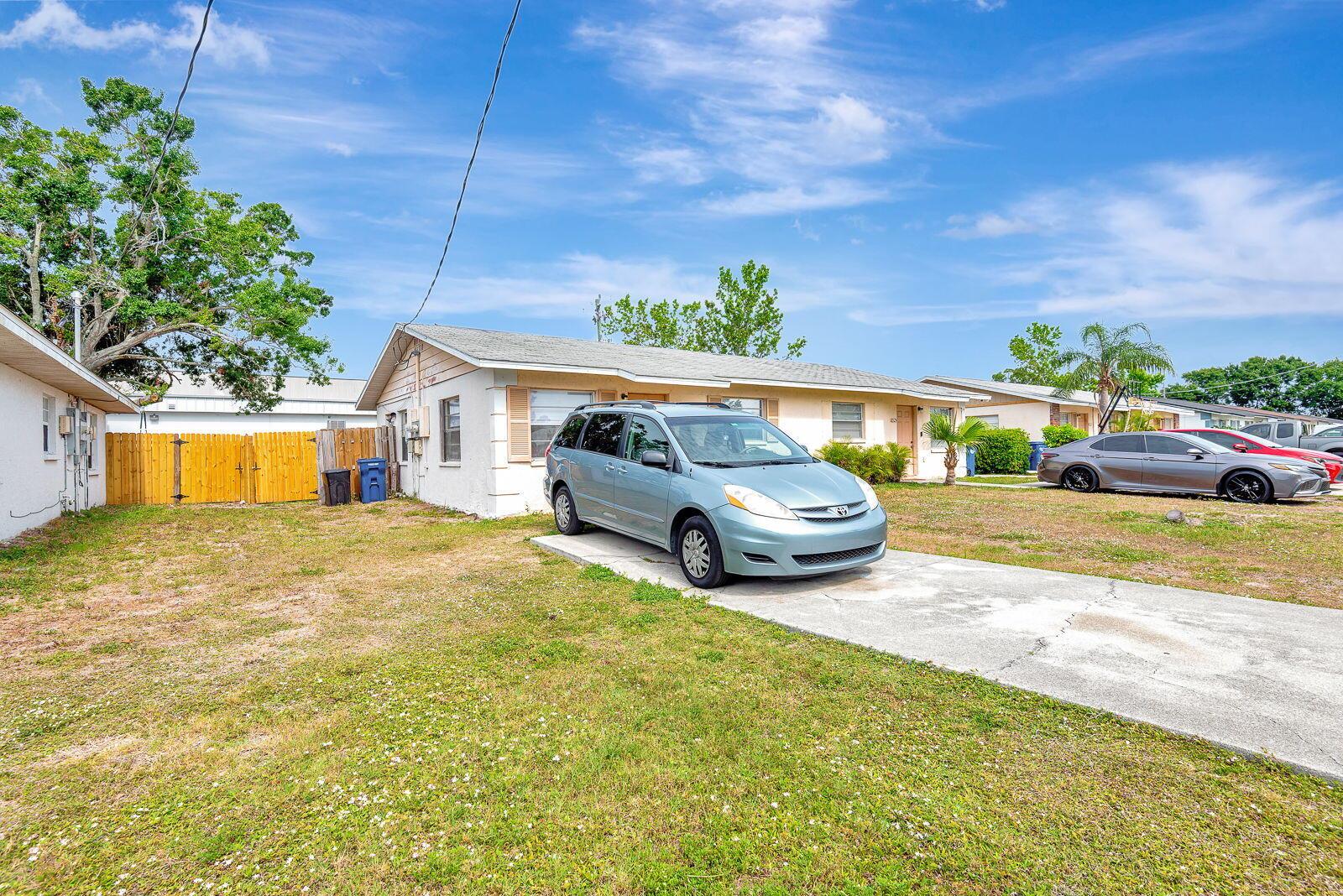 6524/6526 12th Street W