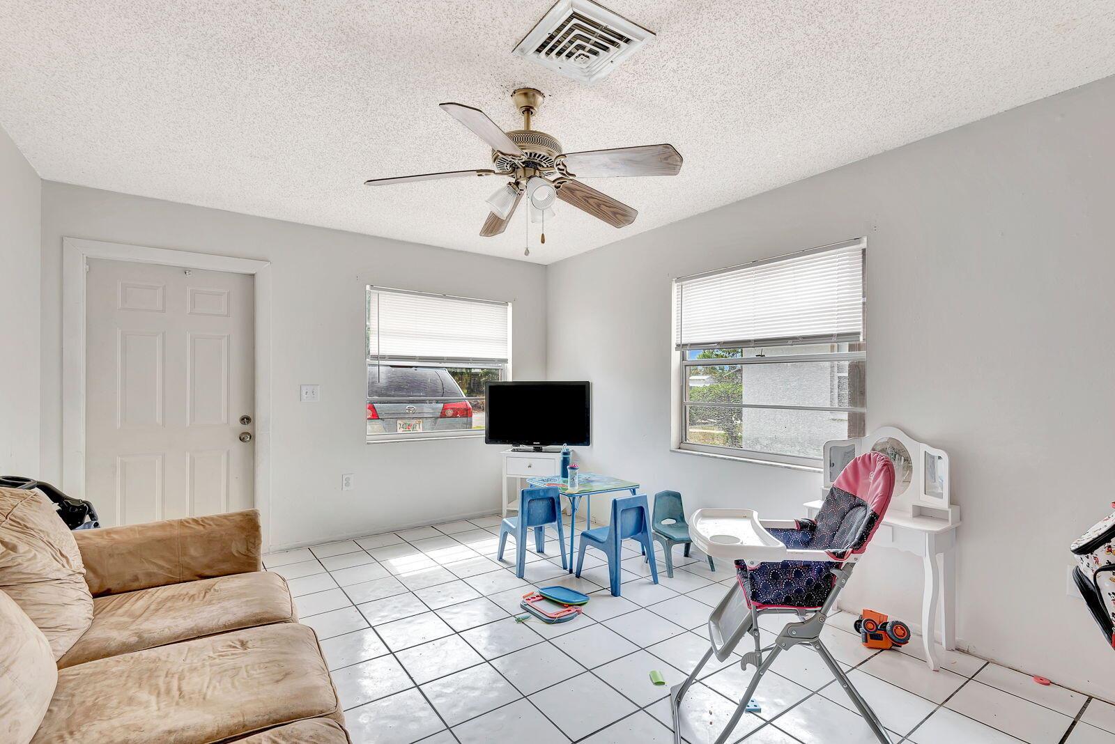6520/6522 12th Street W