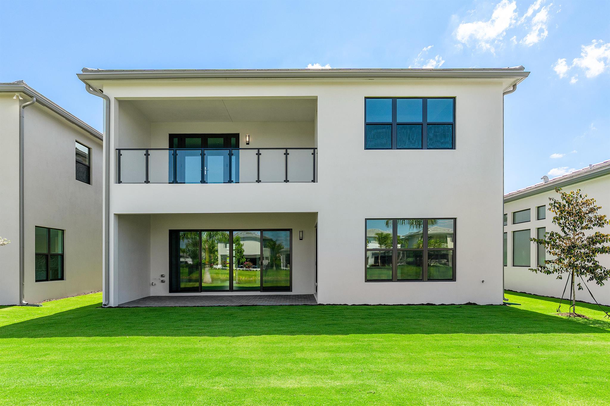 20415 Southernwood Avenue