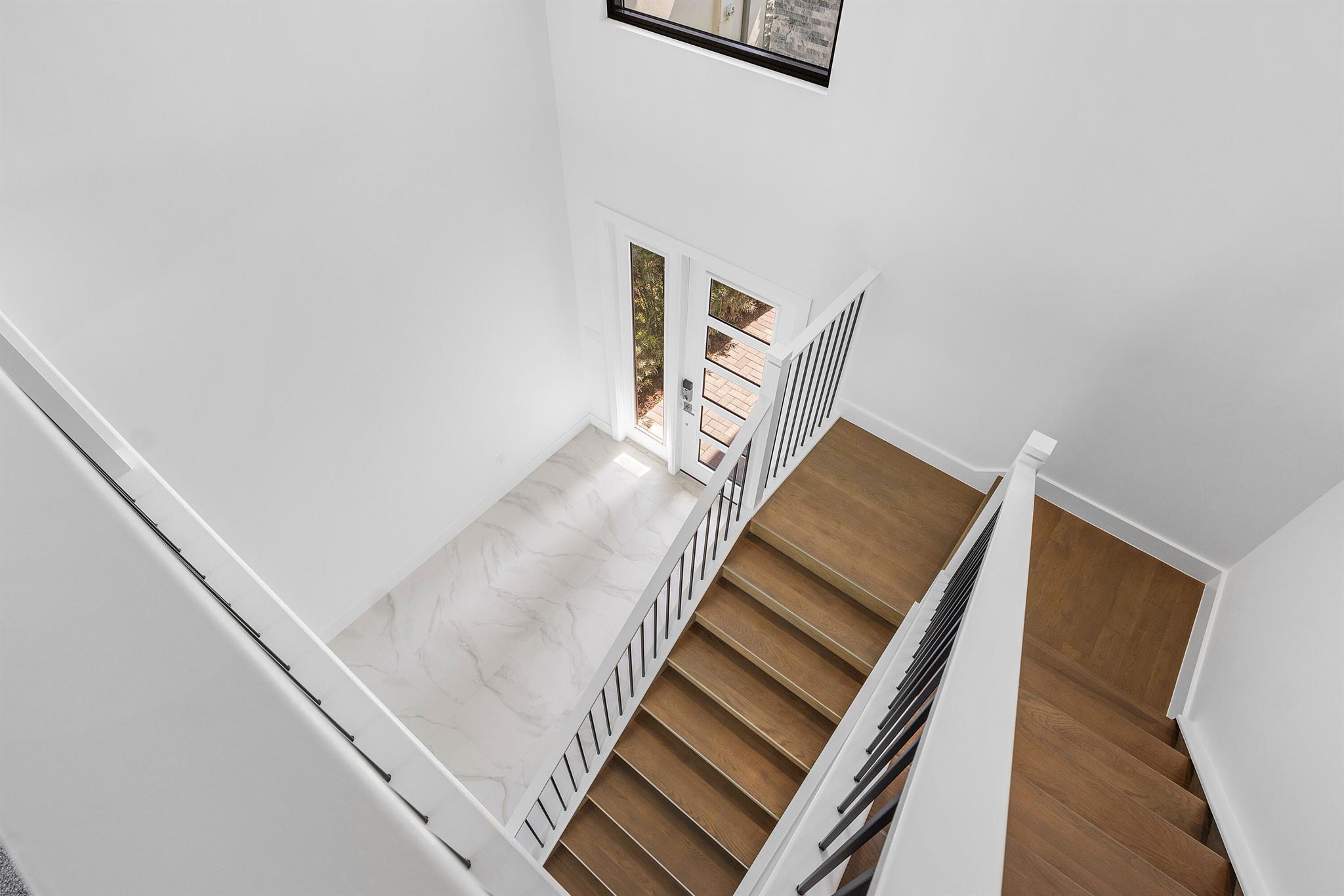 20415 Southernwood Avenue