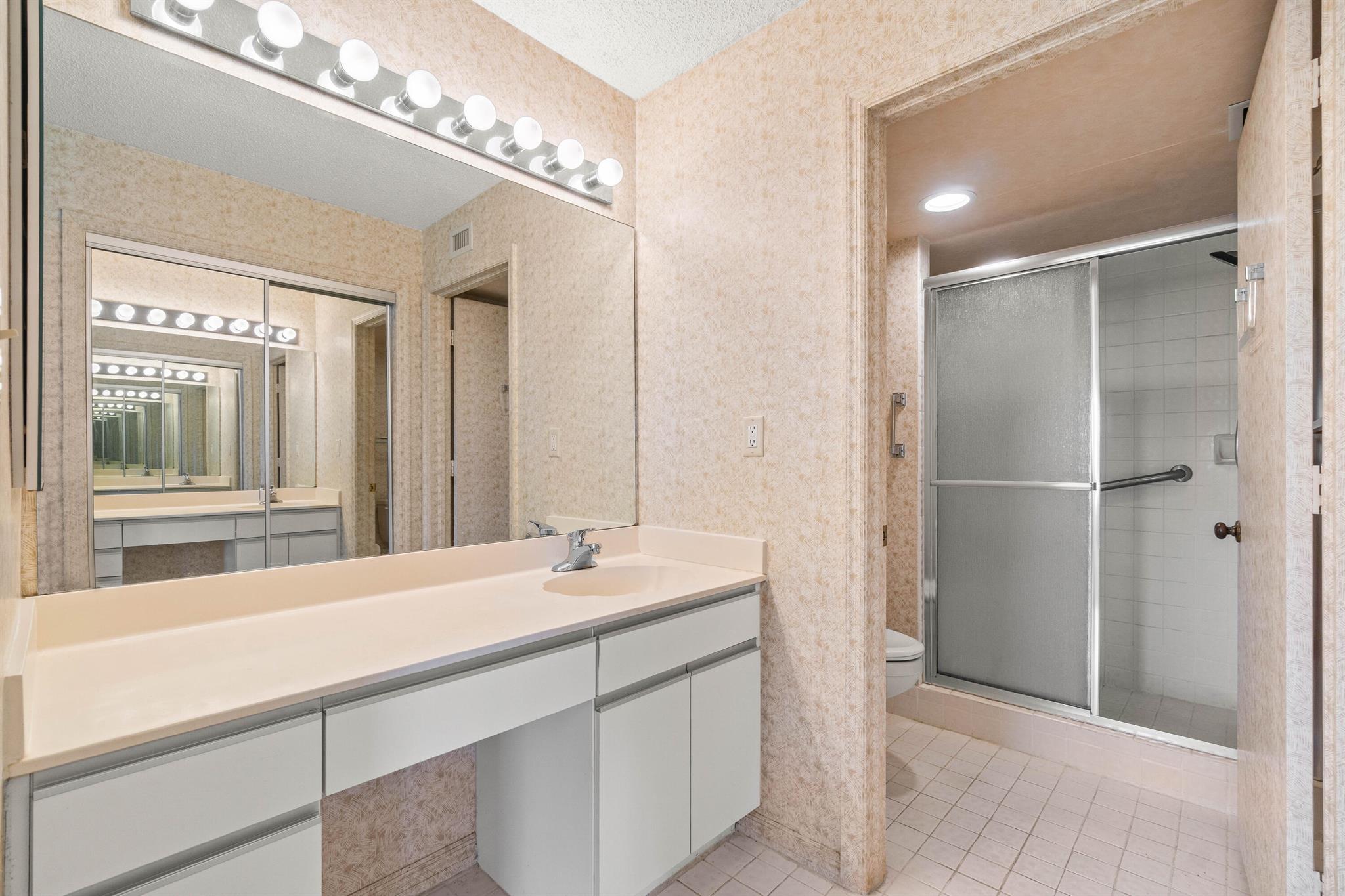 10920 Lakemore Lane 101