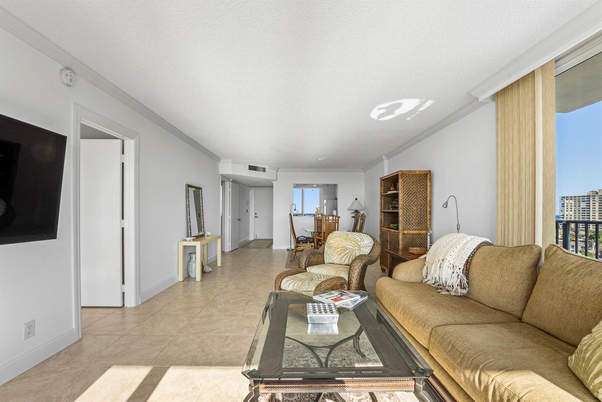 521 N Riverside Drive 801