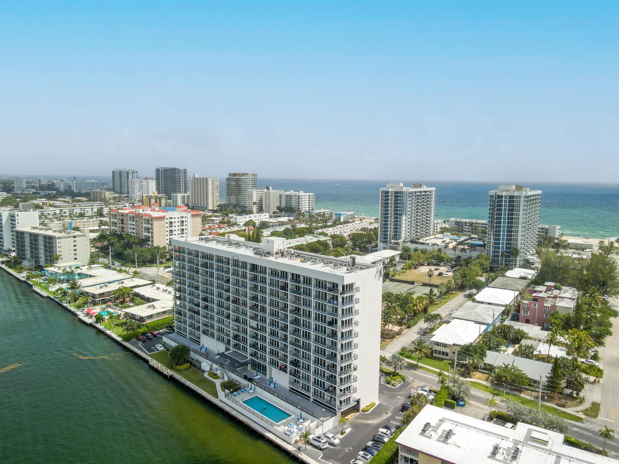 521 N Riverside Drive 801