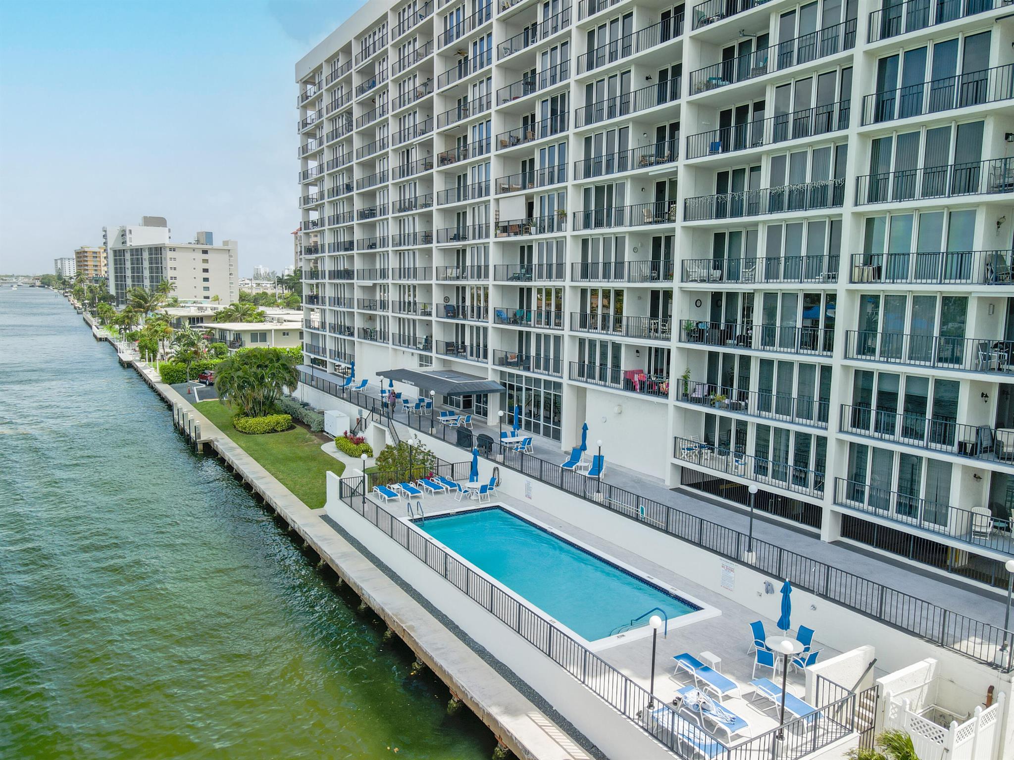 521 N Riverside Drive 801