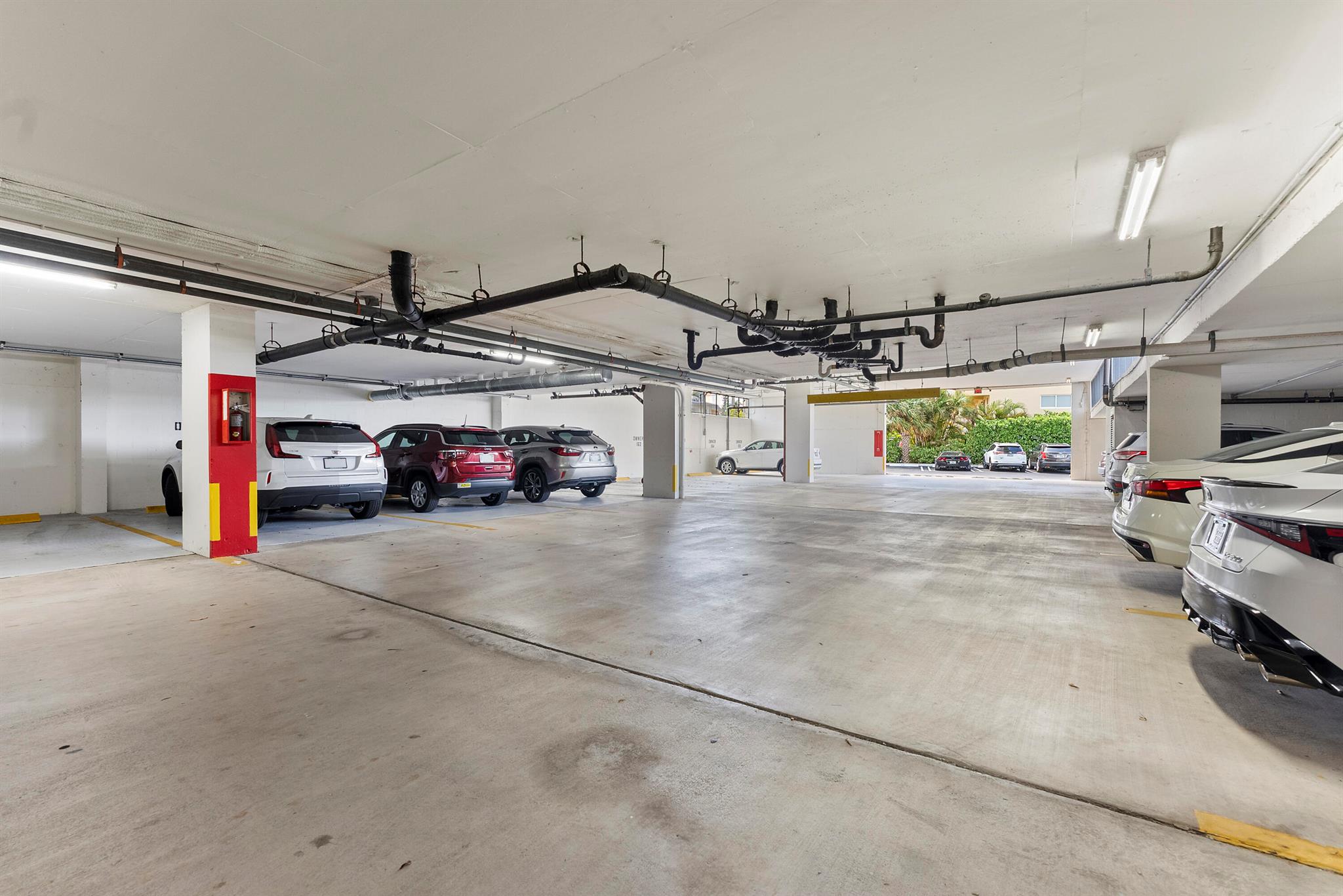 521 N Riverside Drive 801