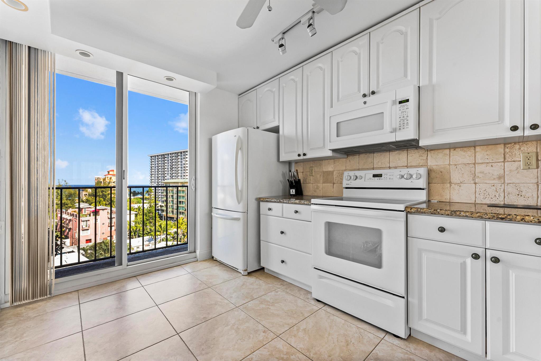 521 N Riverside Drive 801