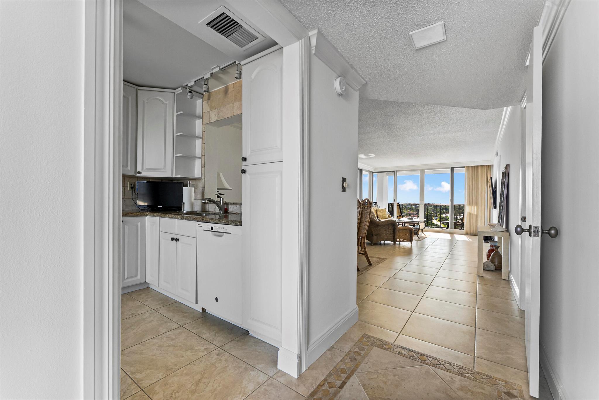 521 N Riverside Drive 801