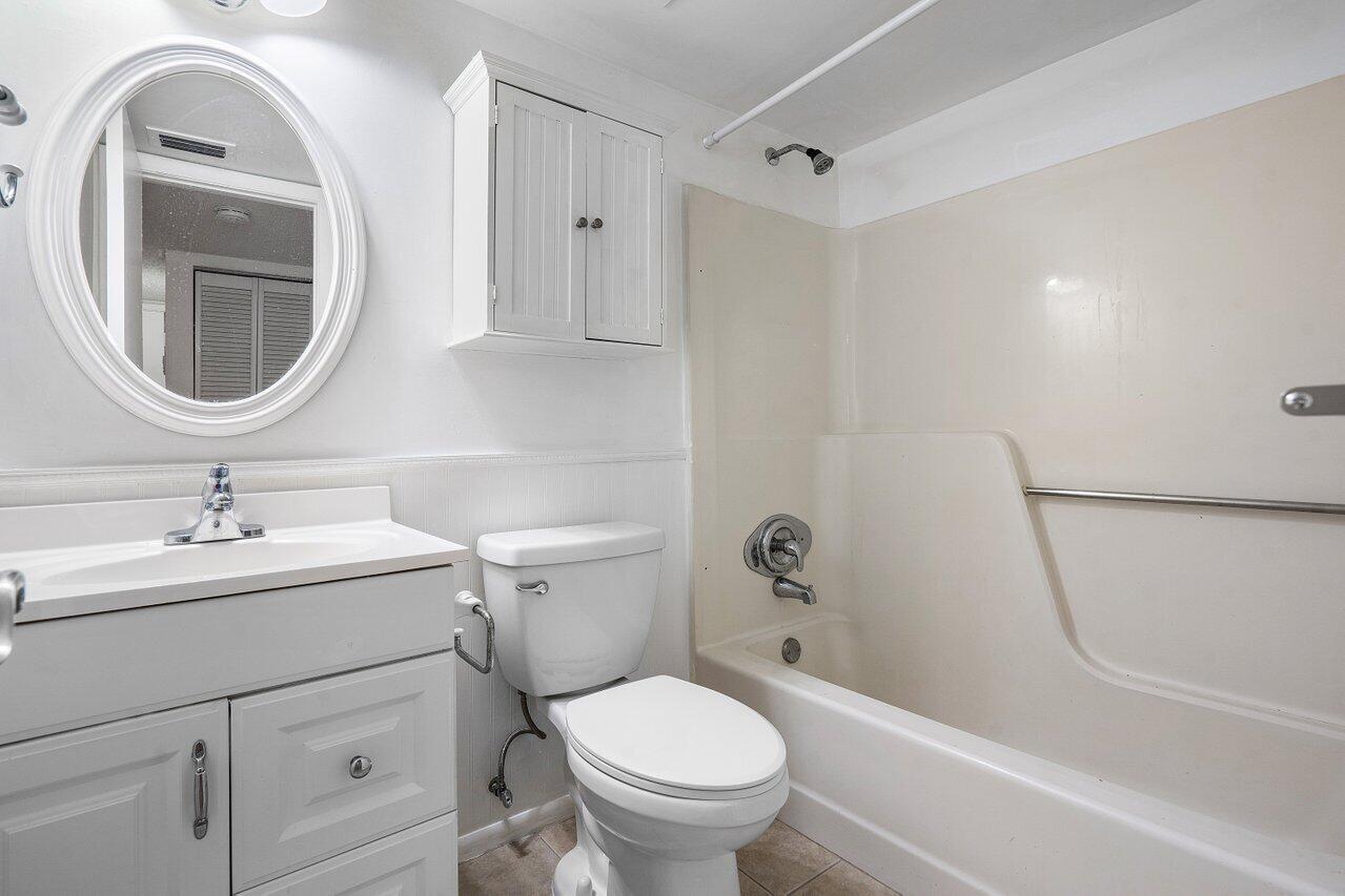 6808 Palmetto Circle S 202, Boca Raton Unit: 202