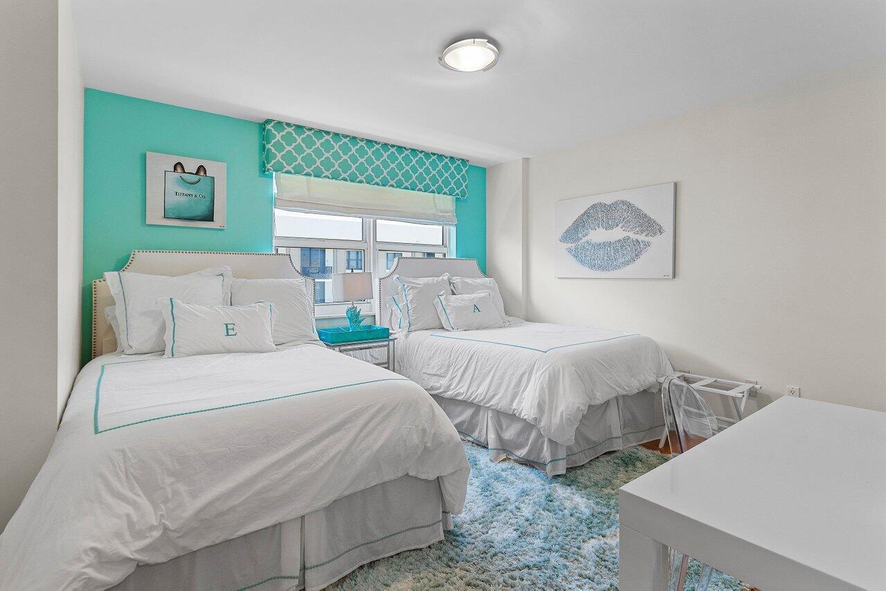 99 SE Mizner Boulevard Ph 37