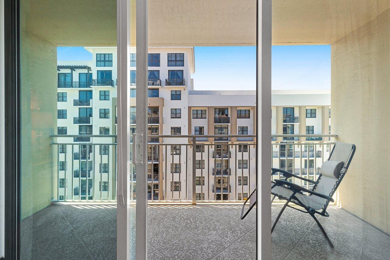 99 SE Mizner Boulevard Ph 37