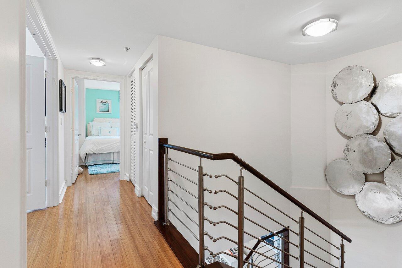 99 SE Mizner Boulevard Ph 37