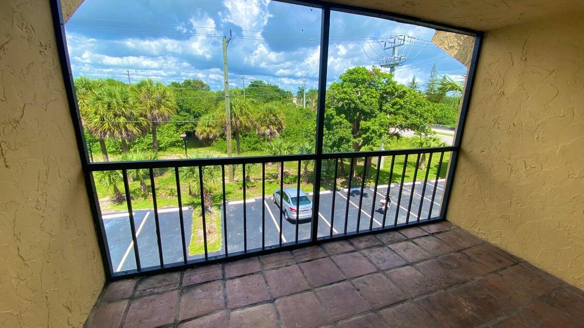 490 NW 20th Street 314