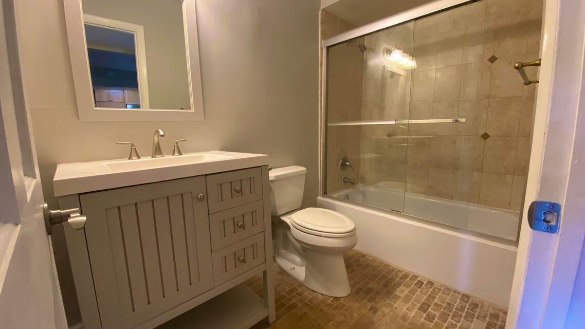 490 NW 20th Street 314