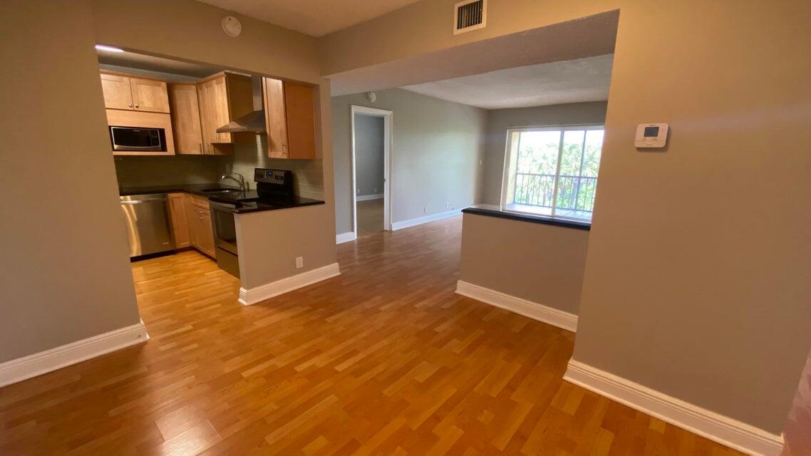 490 NW 20th Street 314