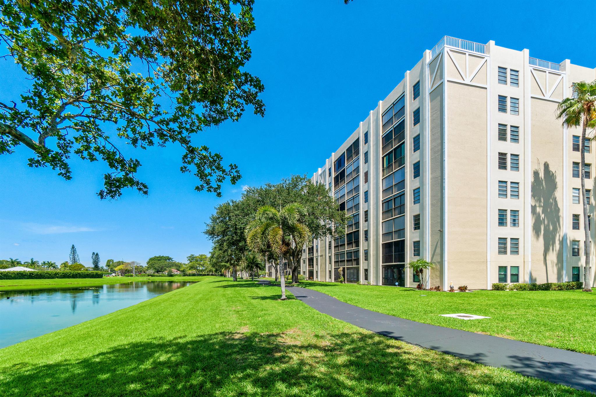 7290 Kinghurst Drive 809