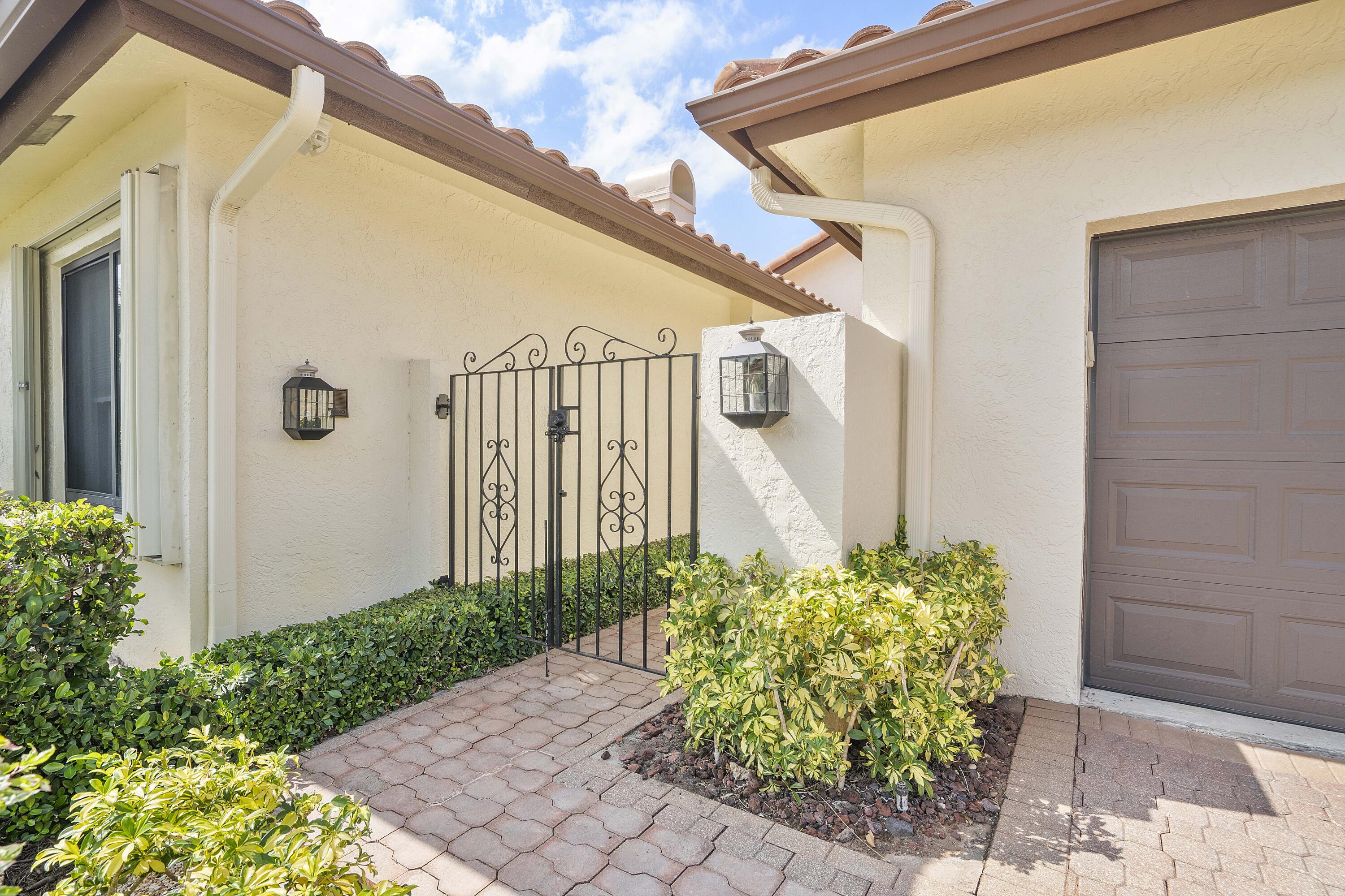 22652 Esplanada Circle W