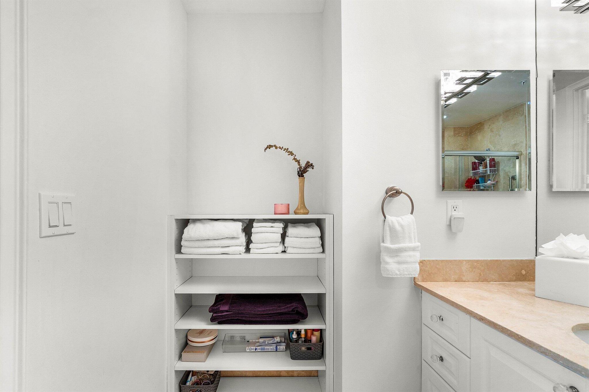 99 SE Mizner Boulevard 543