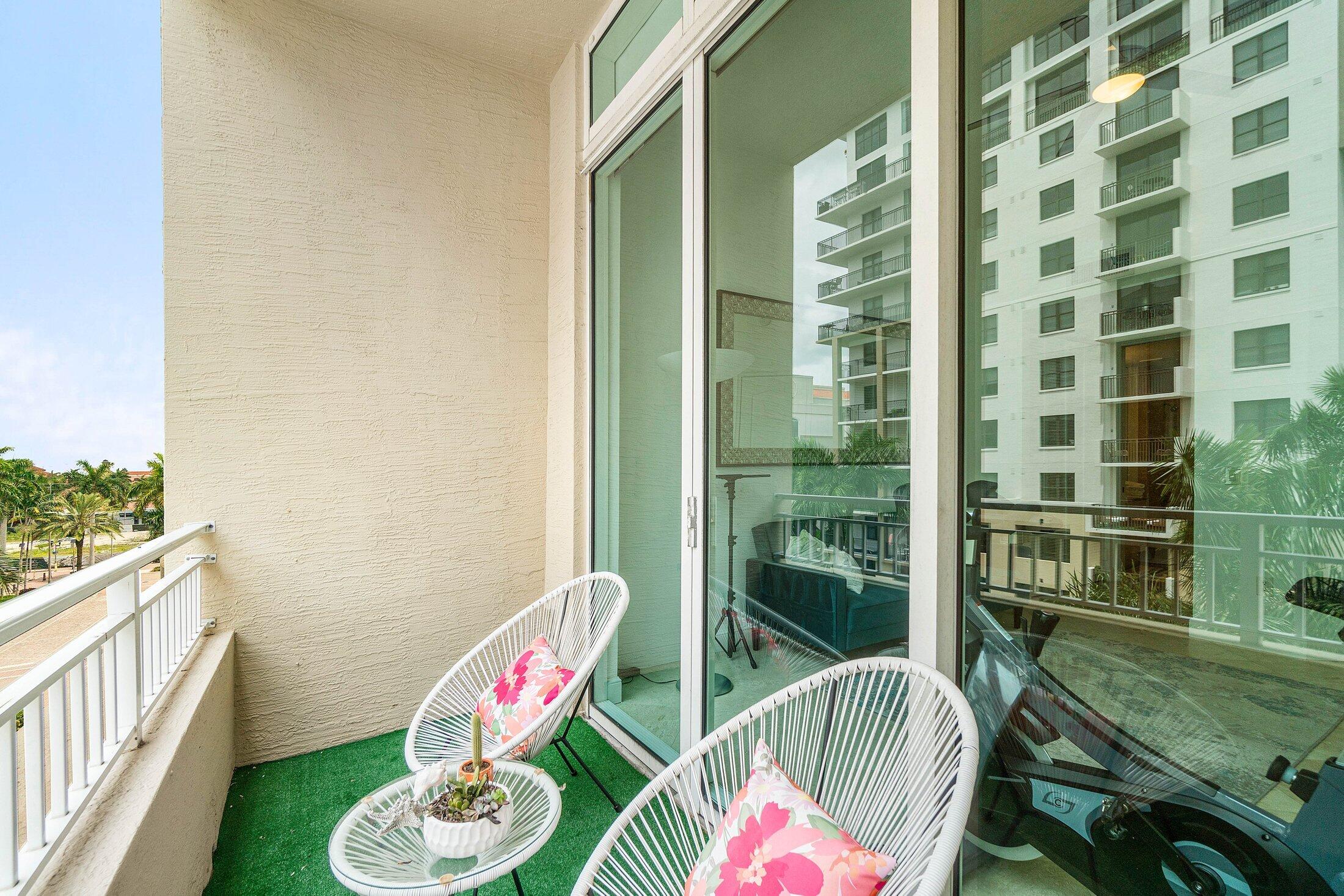 99 SE Mizner Boulevard 543