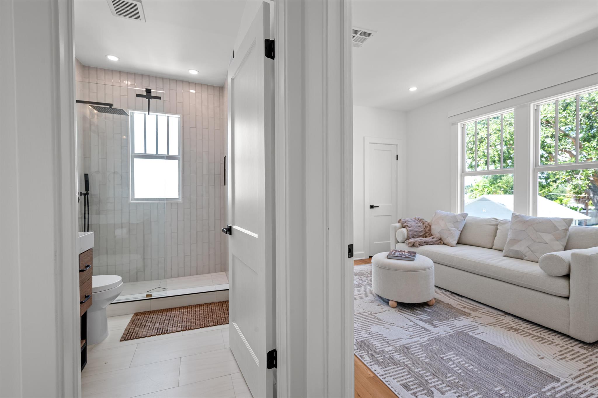 516 N Swinton Avenue