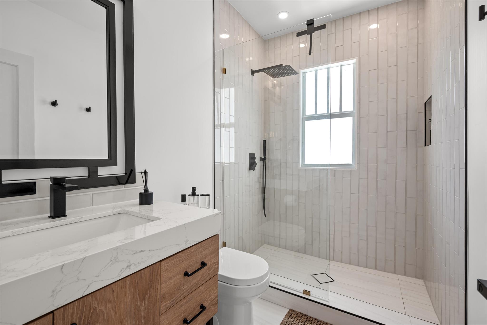 516 N Swinton Avenue