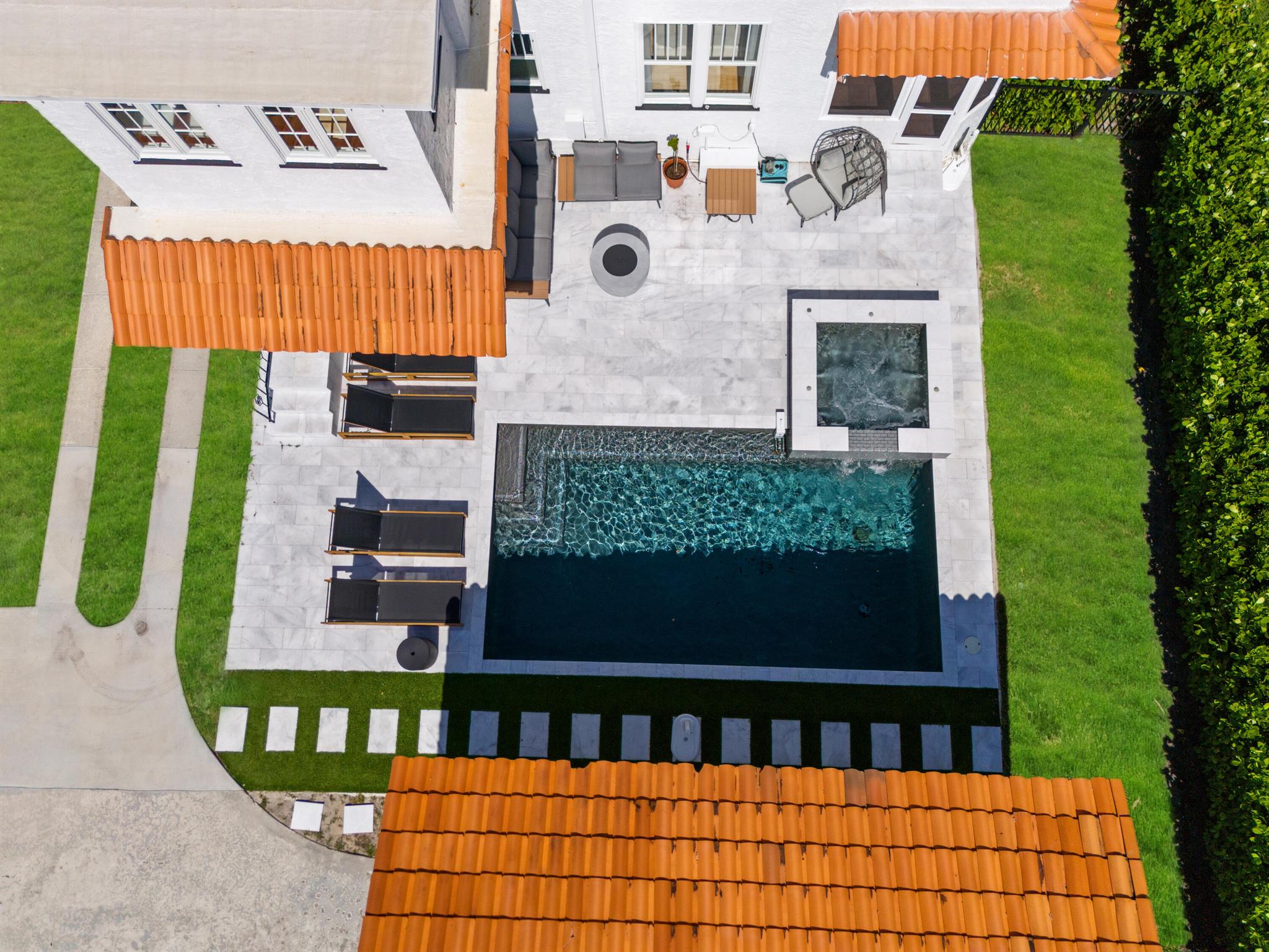 516 N Swinton Avenue