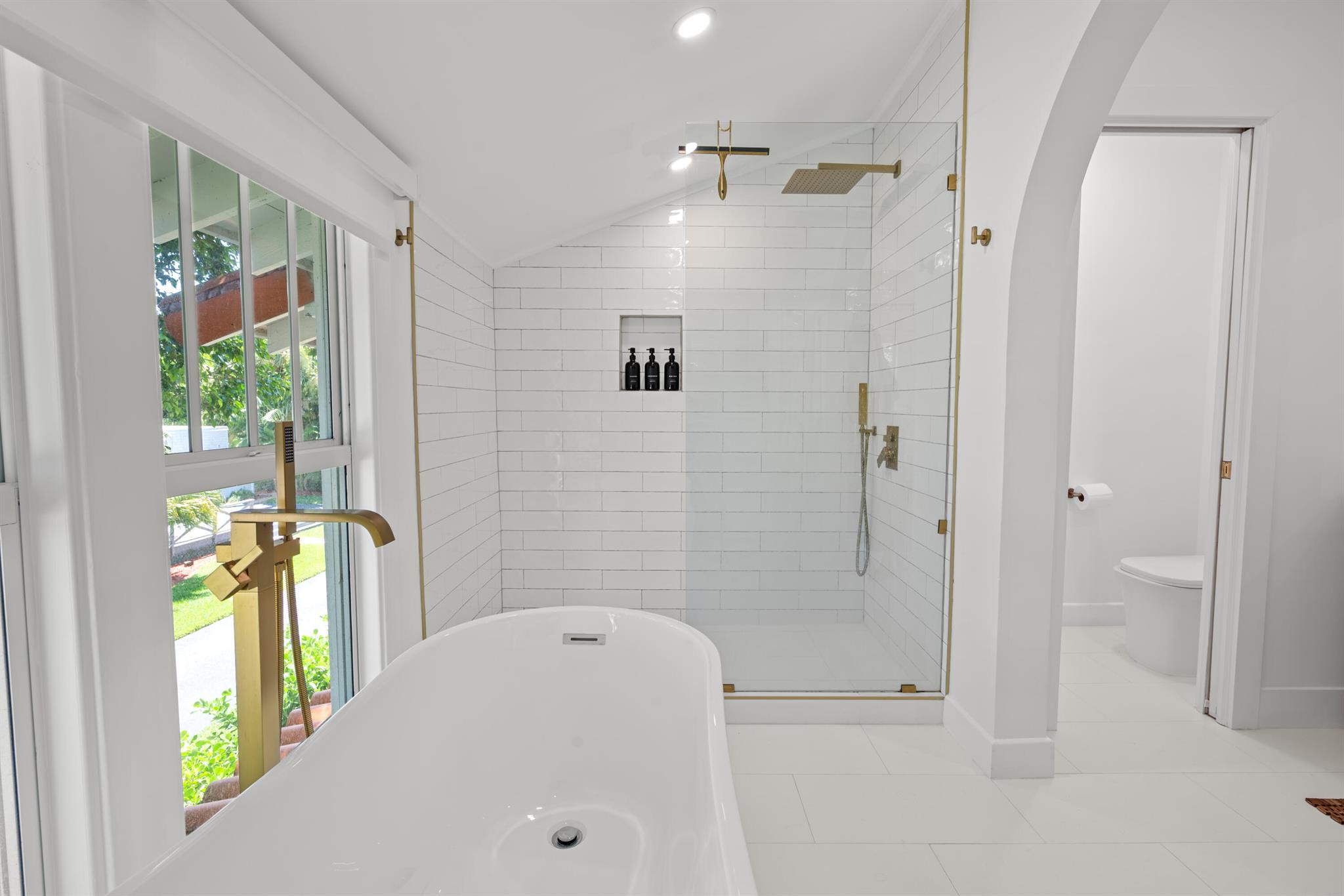 516 N Swinton Avenue