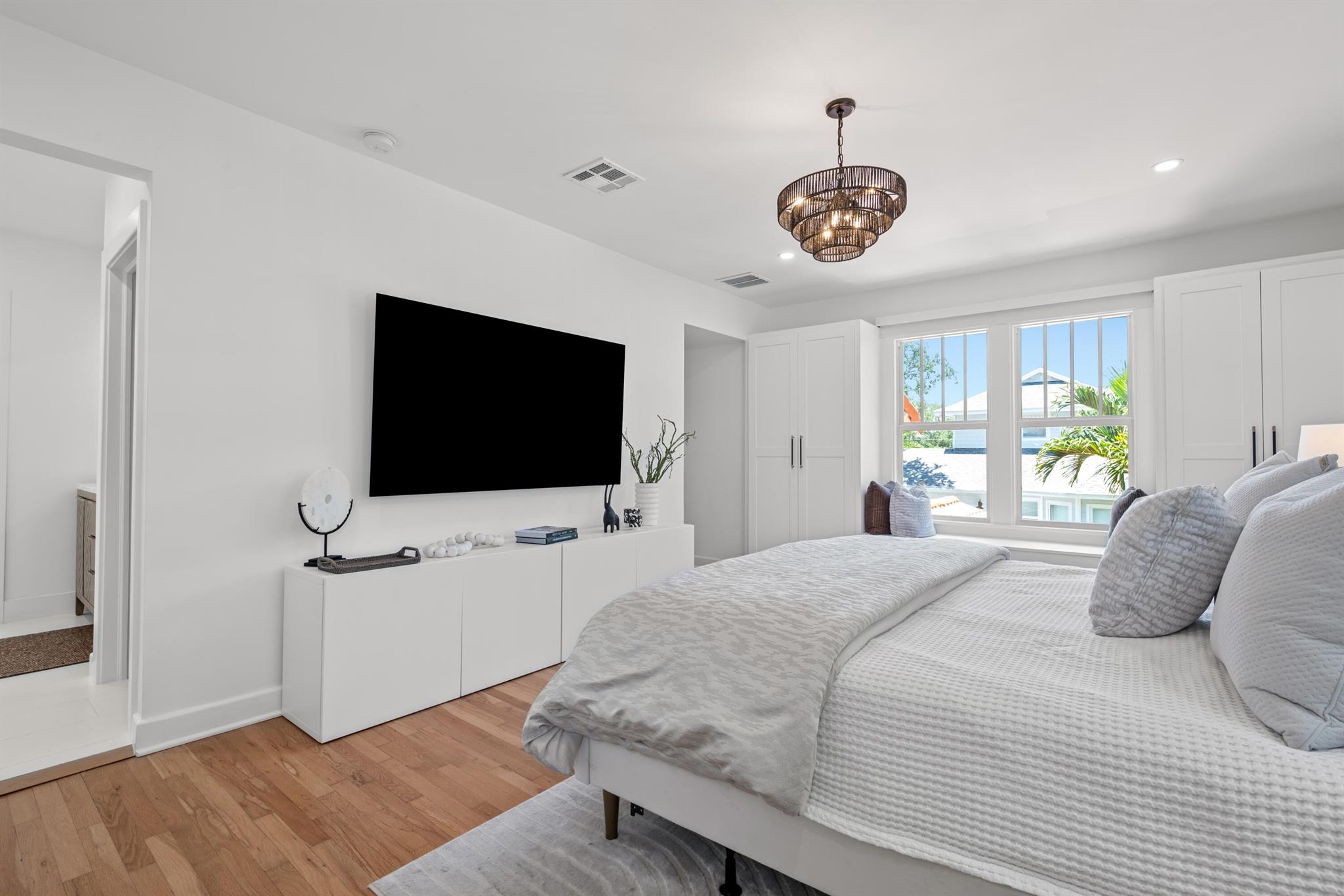 516 N Swinton Avenue