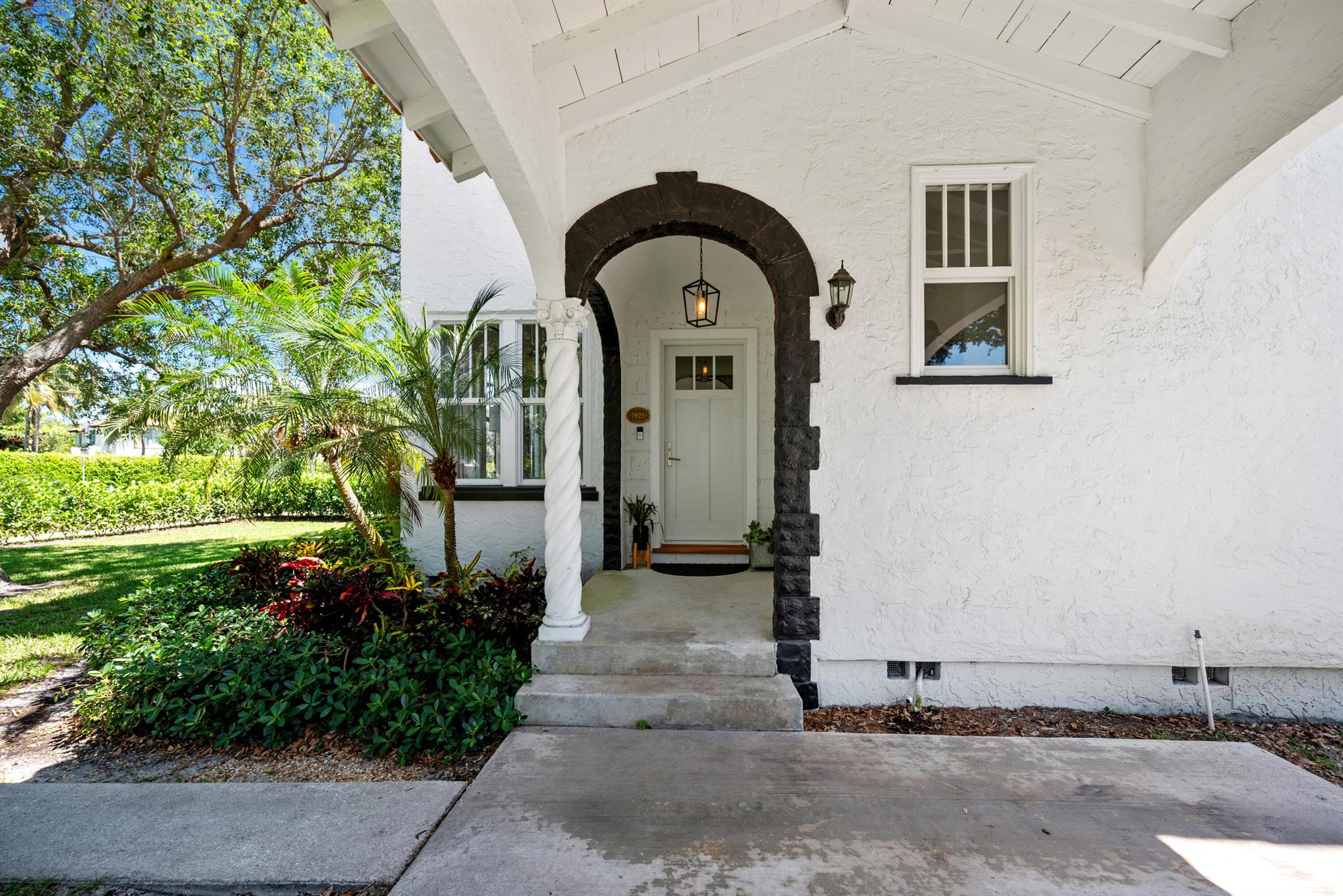 516 N Swinton Avenue