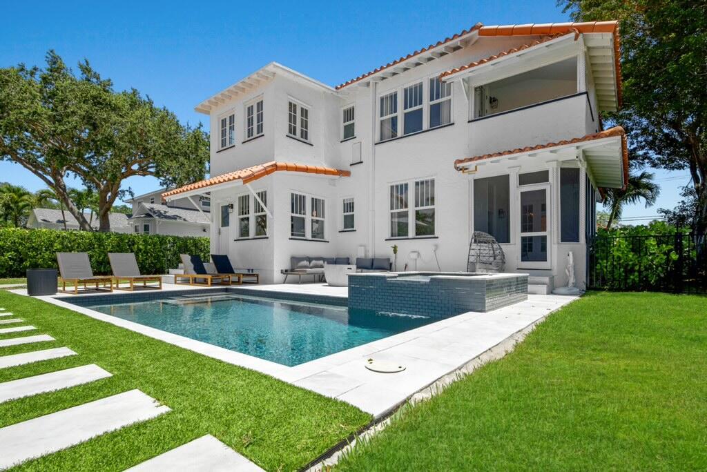 516 N Swinton Avenue