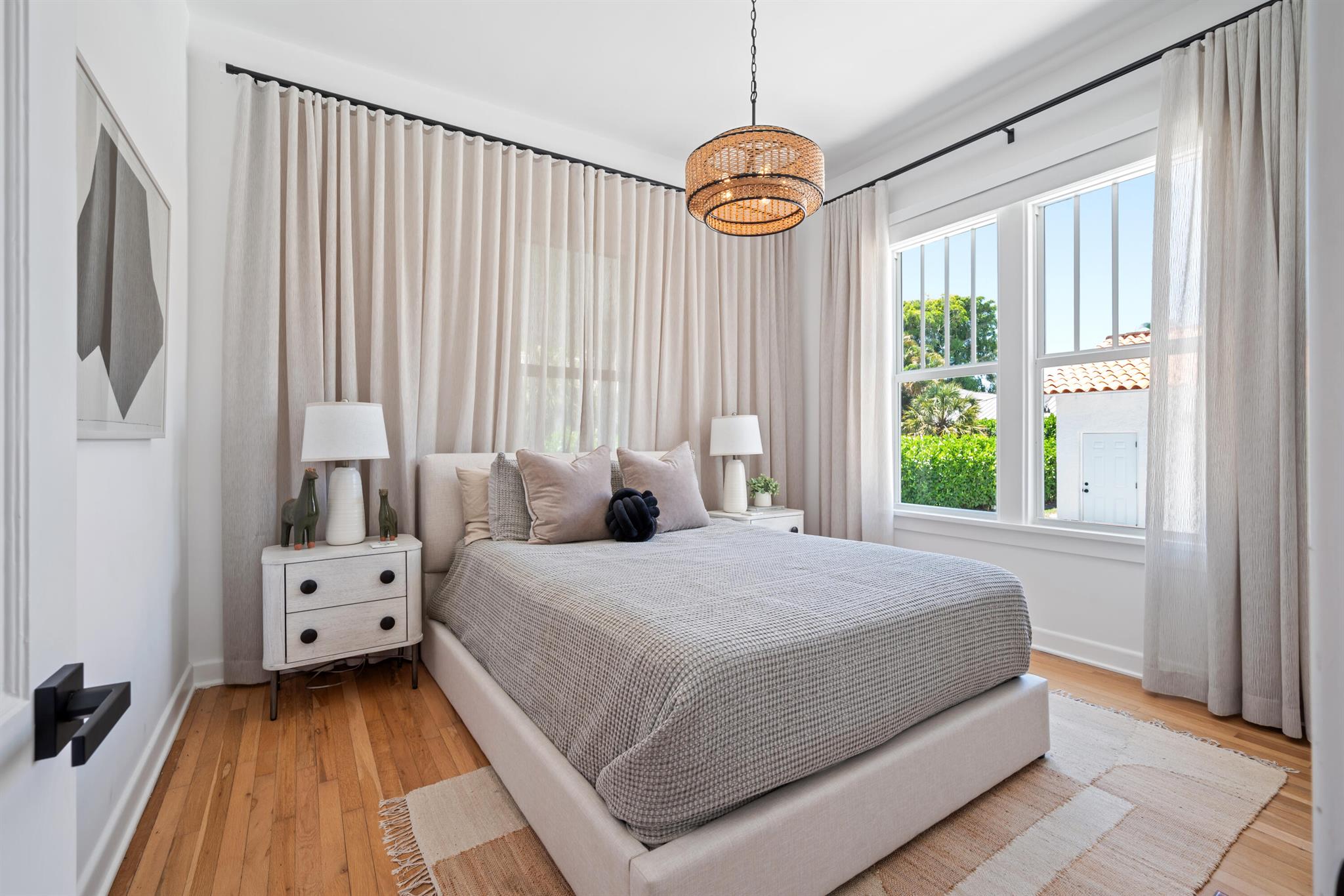 516 N Swinton Avenue