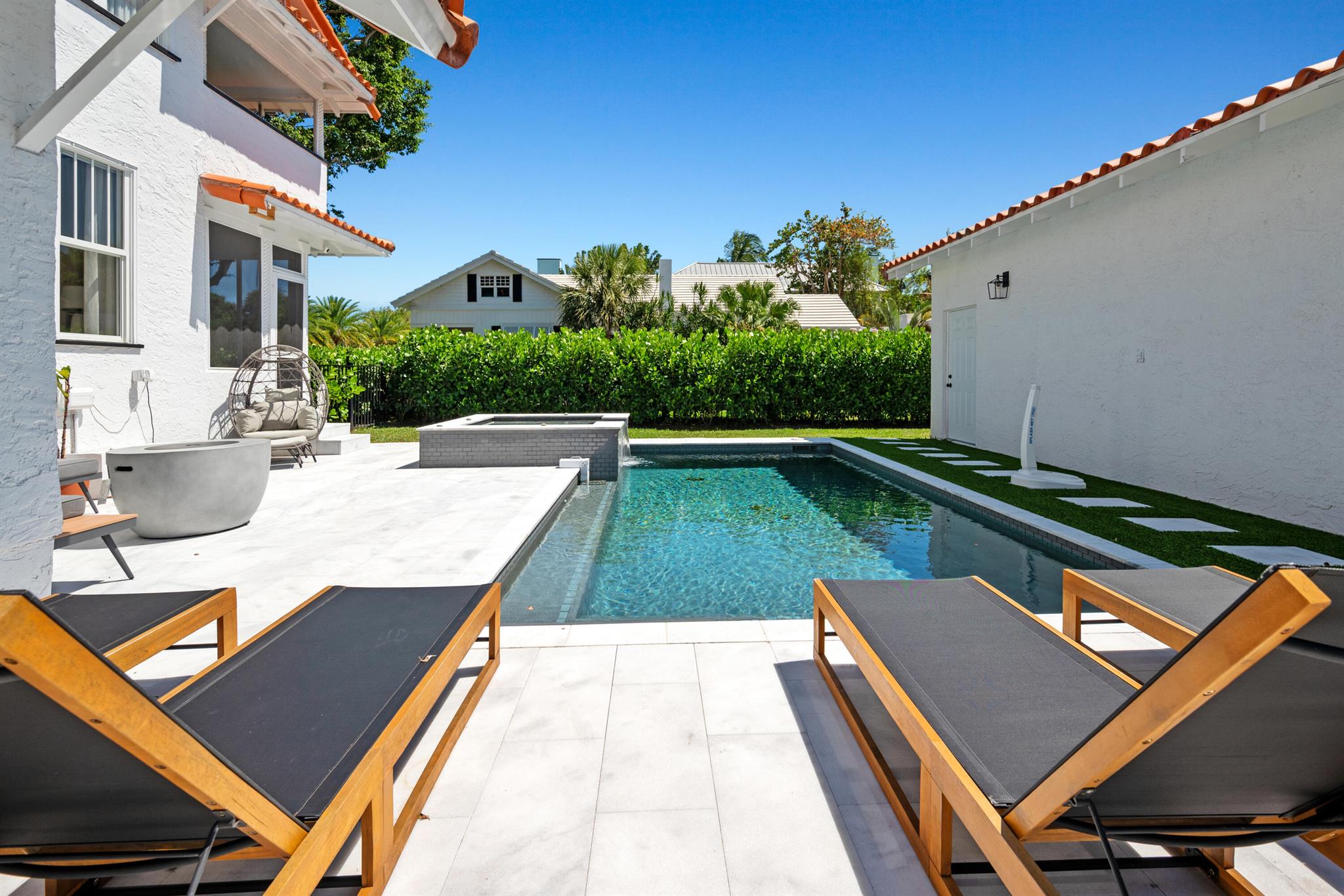 516 N Swinton Avenue