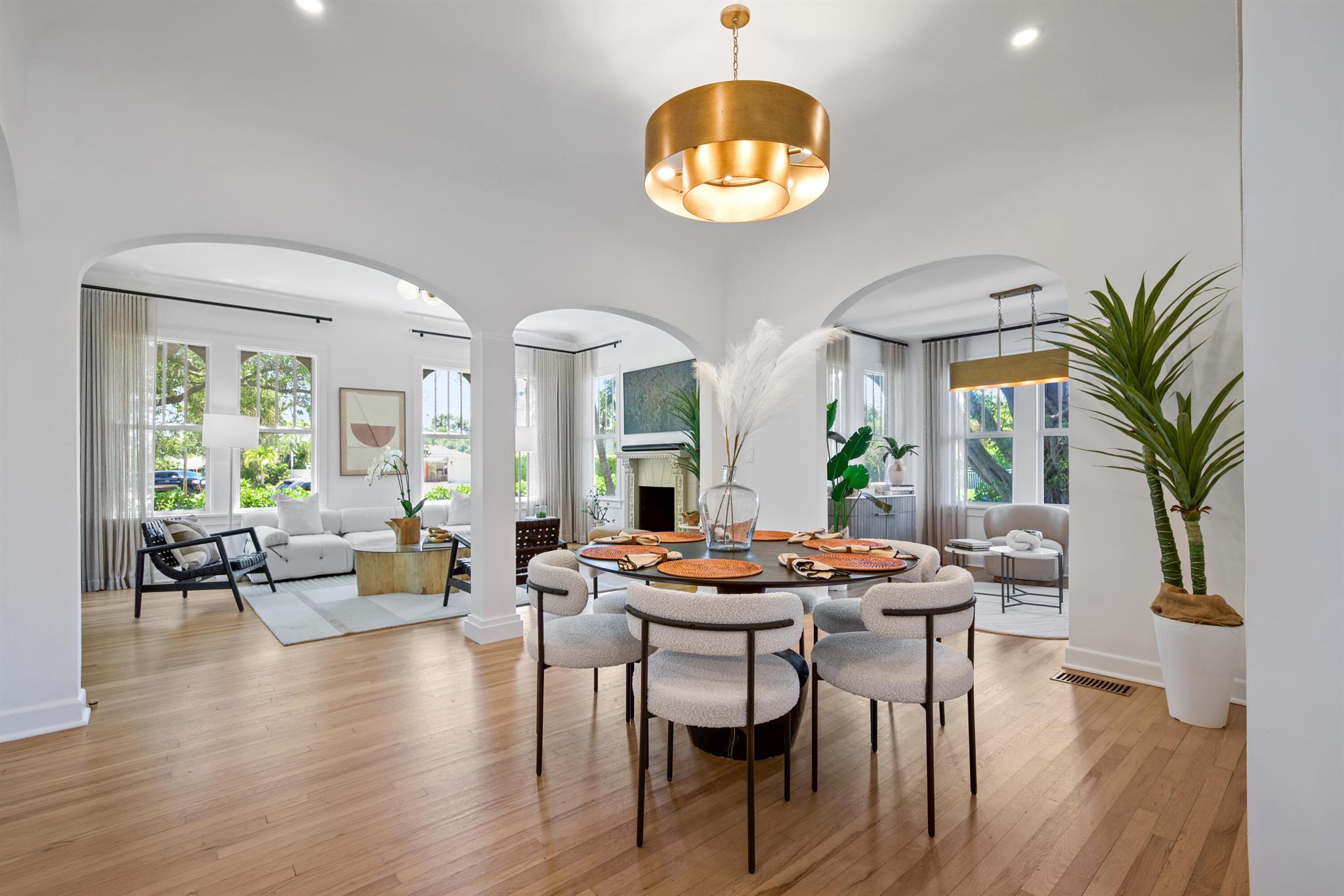 516 N Swinton Avenue